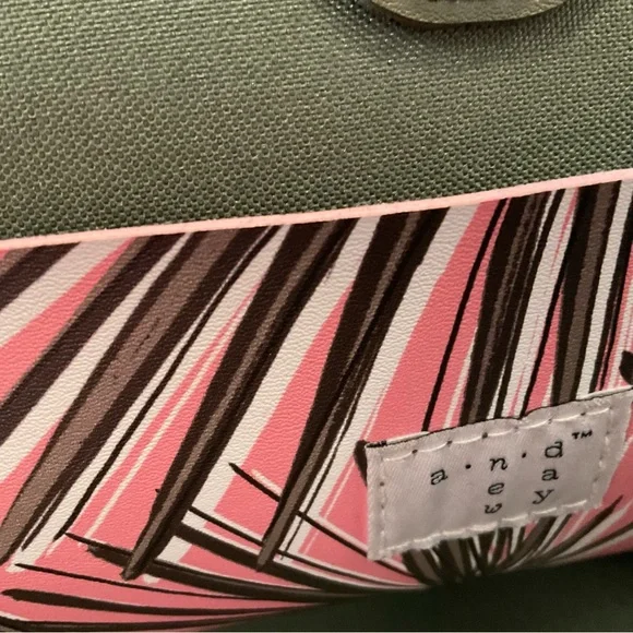 A New Day Palms Faux Tote Beach Bag - Picture 6 of 10